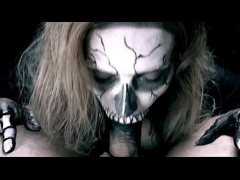 ❤️ Demoniška mergina čiulpia varpą savo juoda burna ir ryja spermą. ️ Gražus porno prie porno lt.teatroporno.ru